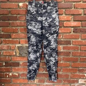 Spanx‎ women's Camouflage Jogger Pants stretch twill size medium -FLAWED